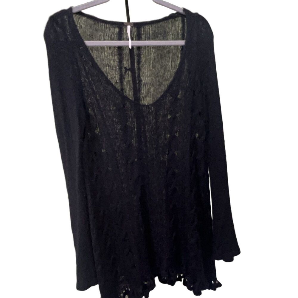 Free People Women's Black Knit Pullover Sweater Size S Long Bell Sleeve
